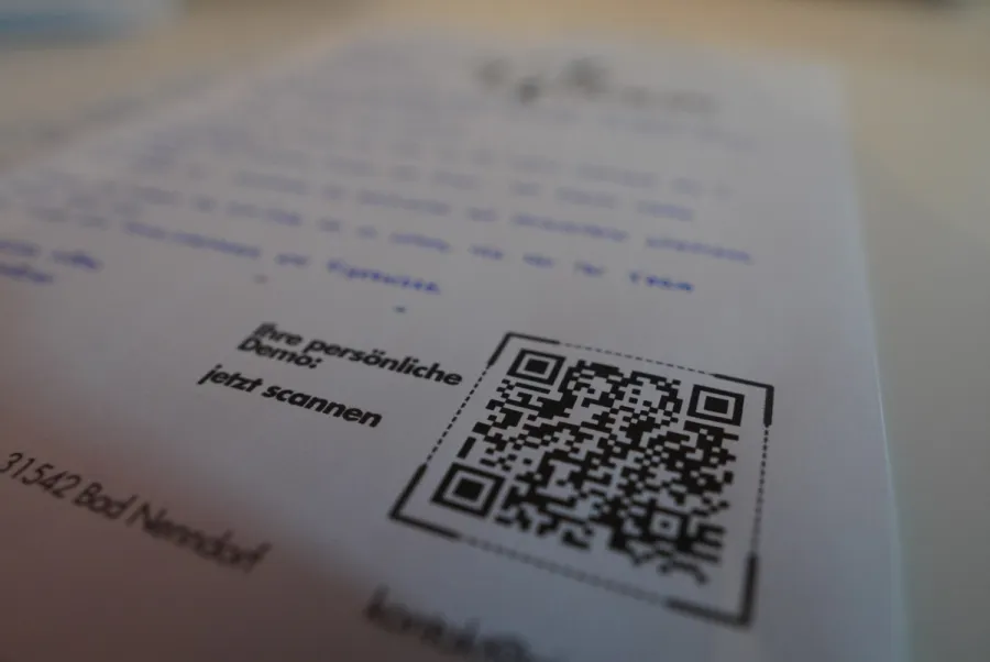 Yonek-Brief mit persönlichem QR-Code